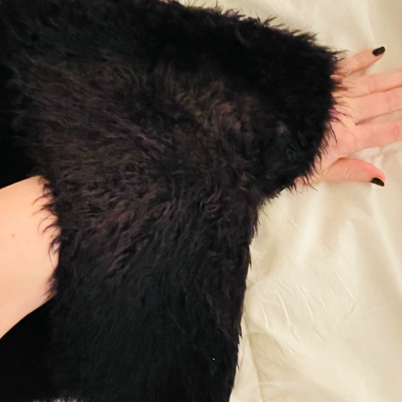 New/ never worn  BCBG black faux fur bolero size M - Picture 4 of 4